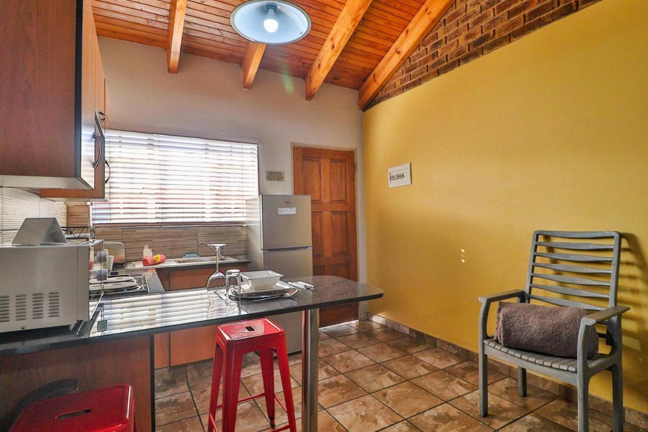 Rudman Townhouses Self-Catering Accommodation Boksburg Bagian luar foto