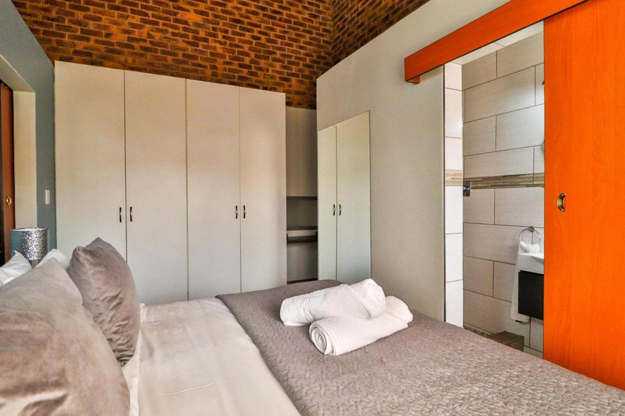 Rudman Townhouses Self-Catering Accommodation Boksburg Bagian luar foto